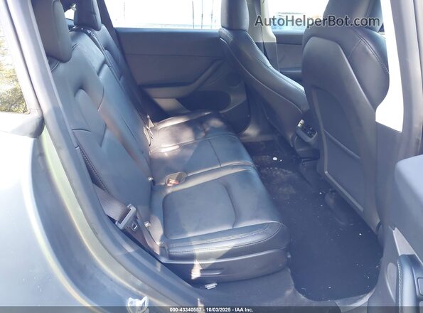 7SAYGAEE1SF221655 2025 TESLA MODEL Y Gray Widok naklejki z numerem VIN