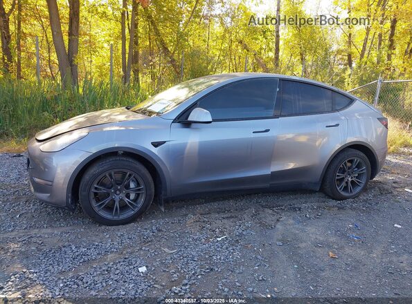 7SAYGAEE1SF221655 2025 TESLA MODEL Y Gray Widok wnętrza 360 stopni