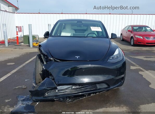 7SAYGAEE5NF543820 2022 TESLA MODEL Y Черный Вид задней части салона