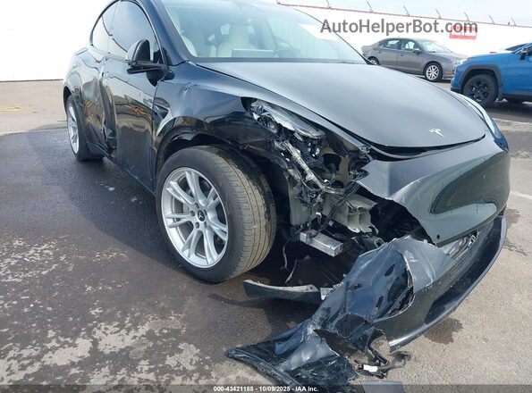 7SAYGAEE5NF543820 2022 TESLA MODEL Y Черный Вид спереди