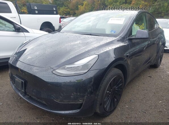 7SAYGAEE7RF076826 2024 TESLA MODEL Y Gray Przód lewy