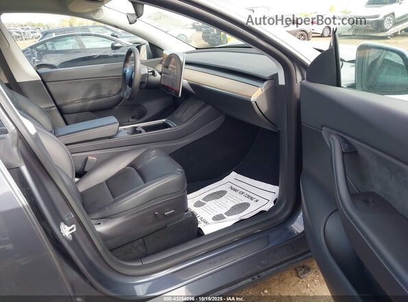 7SAYGAEE8NF316654 2022 TESLA MODEL Y Gray Vista interior delantera