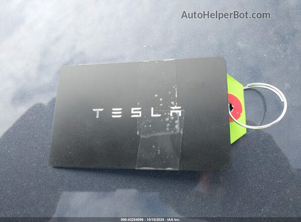 7SAYGAEE8NF316654 2022 TESLA MODEL Y Gray Vista del salpicadero
