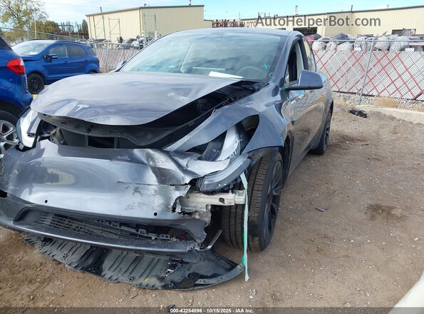 7SAYGAEE8NF316654 2022 TESLA MODEL Y Gray Vista frontal
