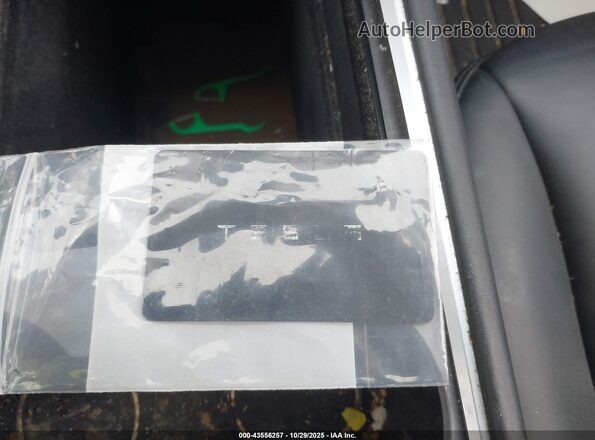 7SAYGAEEXNF515060 2022 TESLA MODEL Y White Առջևի վահանակի տեսք