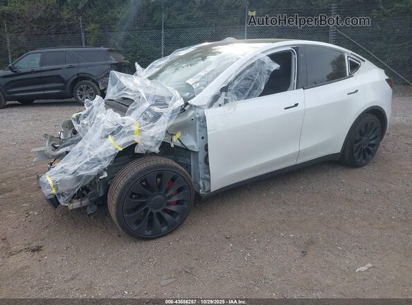 7SAYGAEEXNF515060 2022 TESLA MODEL Y White Առջևի ձախ երեք քառորդ տեսարան