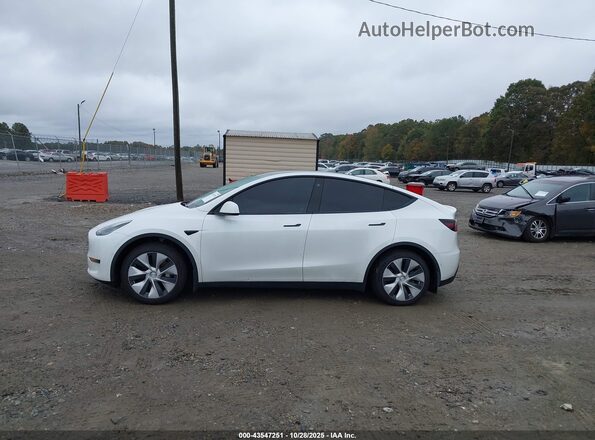 7SAYGAEEXNF519044 2022 TESLA MODEL Y Белый 