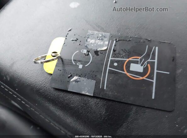 7SAYGAEEXRF060832 2024 TESLA MODEL Y Black Widok deski rozdzielczej