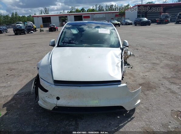 7SAYGDED0TA456796 2026 TESLA MODEL Y White ხელსაწყოთა პანელის ხედი
