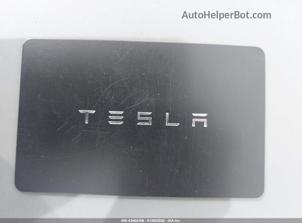 7SAYGDED2RF182142 2024 TESLA MODEL Y Black Dashboard view