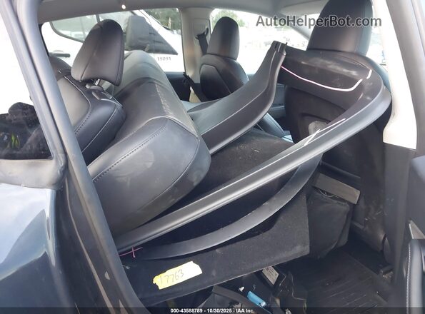 7SAYGDED7RF102852 2024 TESLA MODEL Y Black 