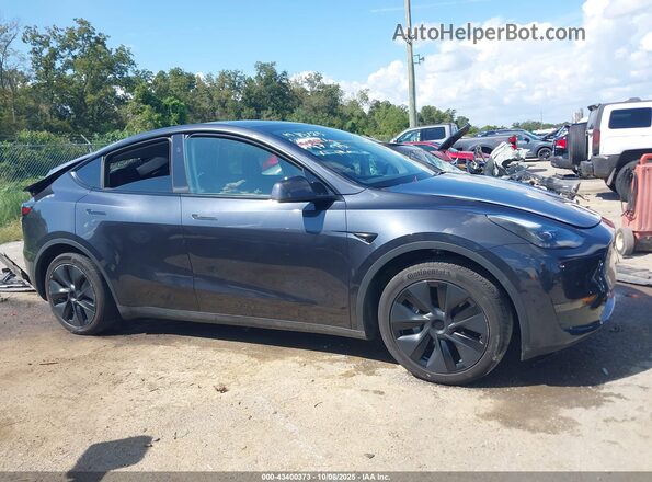 7SAYGDED8RF197535 2024 TESLA MODEL Y Gray უკანა სალონის ხედი