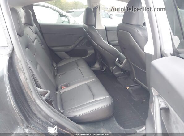 7SAYGDEDXRF091832 2024 TESLA MODEL Y Gray VIN sticker view