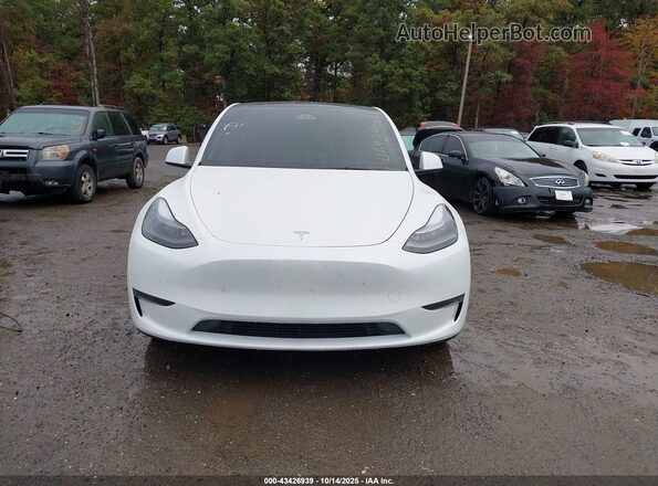 7SAYGDEDXSF238902 2025 TESLA MODEL Y White Widok zestawu wskaźników