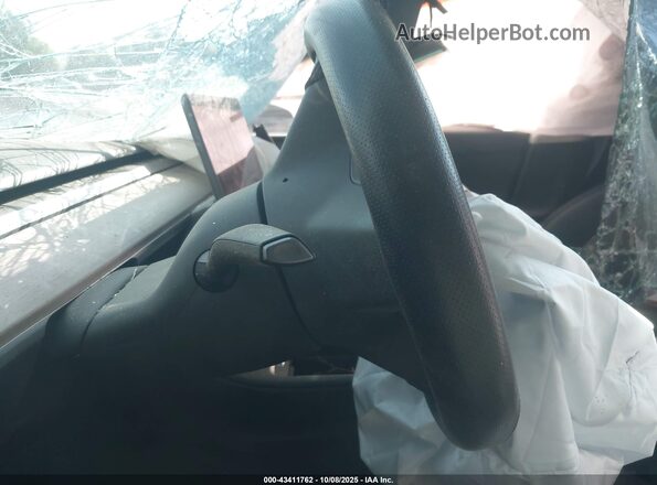 7SAYGDEE0RF079441 2024 TESLA MODEL Y Gray Widok tylnych siedzeń