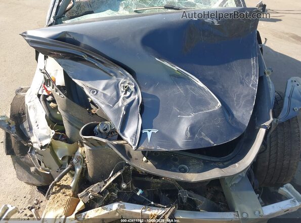 7SAYGDEE0RF079441 2024 TESLA MODEL Y Gray Widok z tyłu