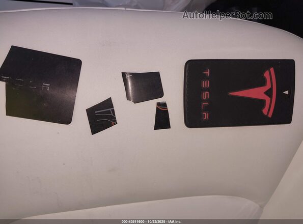 7SAYGDEE2NF362272 2022 TESLA MODEL Y White Vista del salpicadero