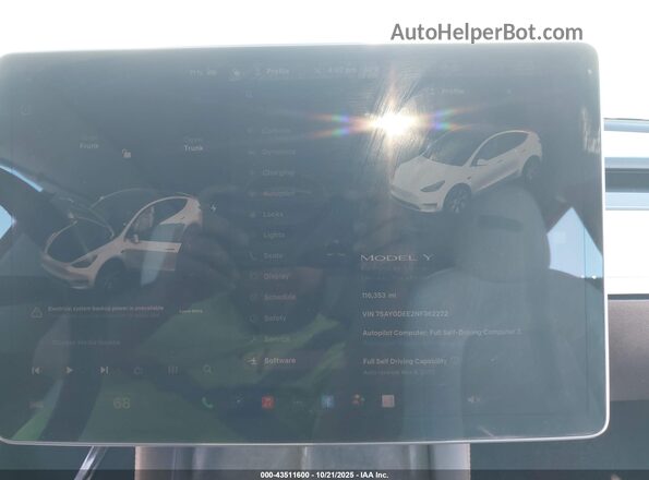 7SAYGDEE2NF362272 2022 TESLA MODEL Y White Vista de los asientos traseros