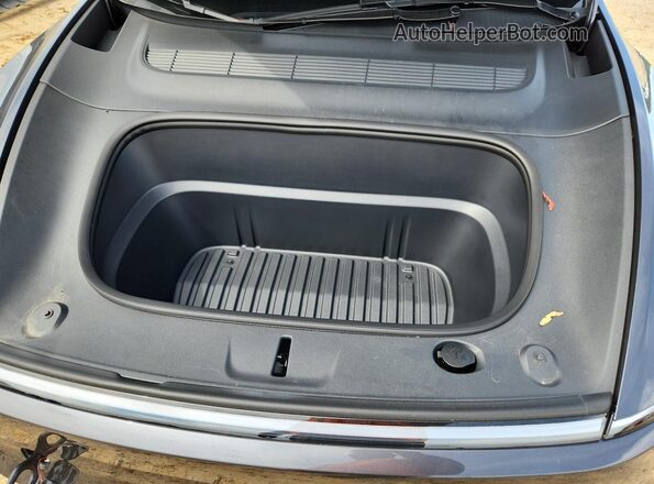 7SAYGDEE2TA399459 2026 TESLA MODEL Gray Widok wnętrza z tyłu