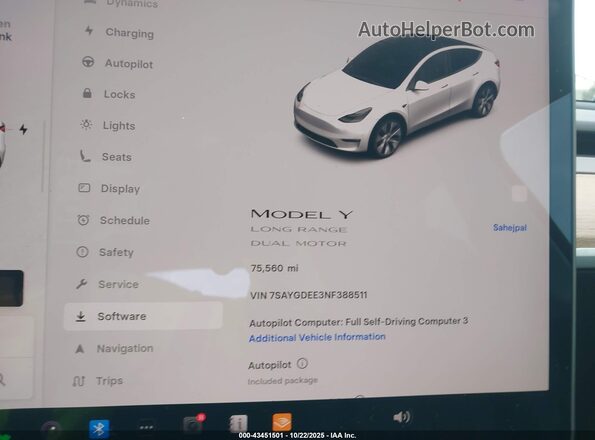 7SAYGDEE3NF388511 2022 TESLA MODEL Y White Rear seats view