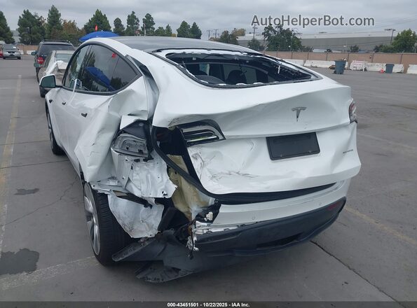 7SAYGDEE3NF388511 2022 TESLA MODEL Y White Front view
