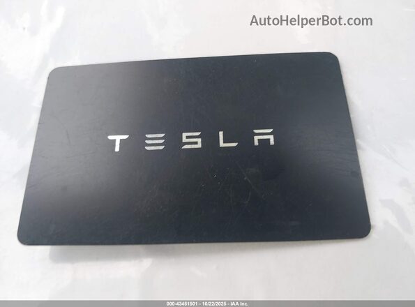 7SAYGDEE3NF388511 2022 TESLA MODEL Y White Dashboard view