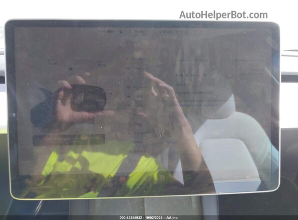 7SAYGDEE3PA156622 2023 TESLA MODEL Y White Rear seats view