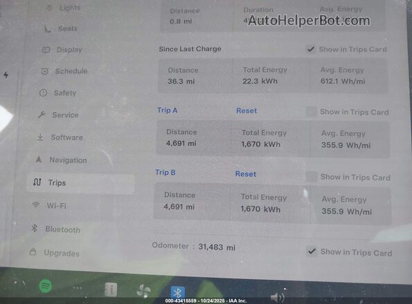 7SAYGDEE3RA307154 2024 TESLA MODEL Y Blue 360 interior view