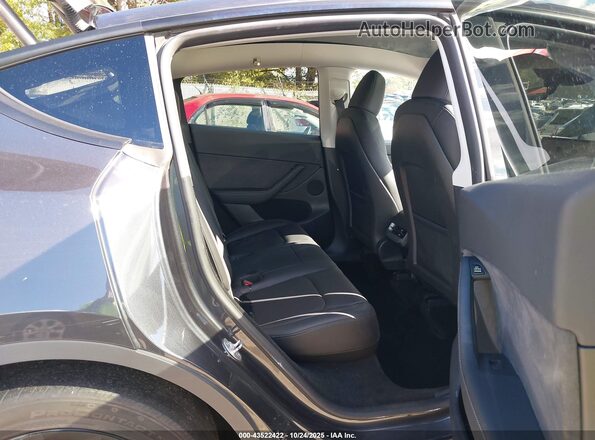 7SAYGDEE3RF037846 2024 TESLA MODEL Y Серый Вид наклейки с VIN-кодом