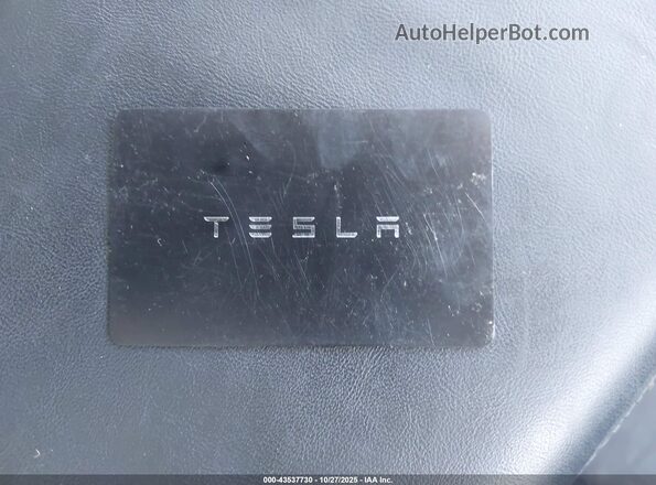 7SAYGDEE3RF063296 2024 TESLA MODEL Y Black Vista del salpicadero