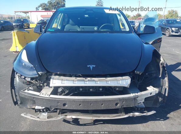7SAYGDEE3RF983817 2024 TESLA MODEL Y Black Вид спереду