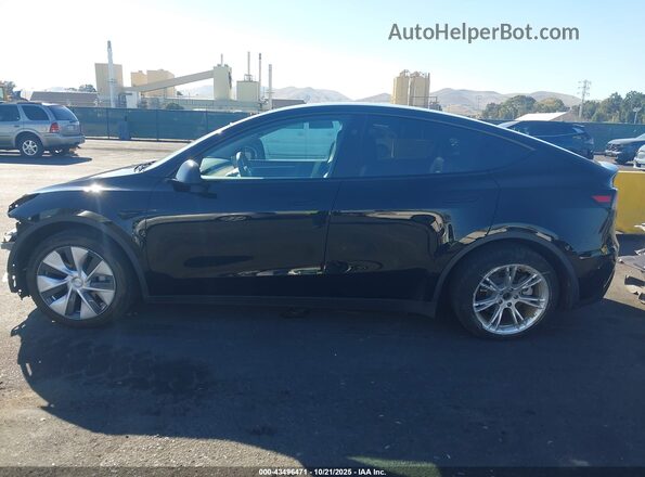 7SAYGDEE3RF983817 2024 TESLA MODEL Y Black 