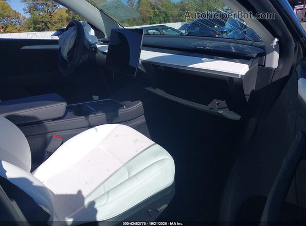 7SAYGDEE3SA361091 2025 TESLA MODEL Y Black Вид салону спереду