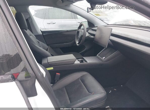 7SAYGDEE3TF322344 2026 TESLA MODEL Y Белый Вид салона спереди