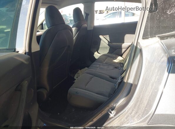 7SAYGDEE4NA004555 2022 TESLA MODEL Y Gray Widok naklejki z numerem VIN