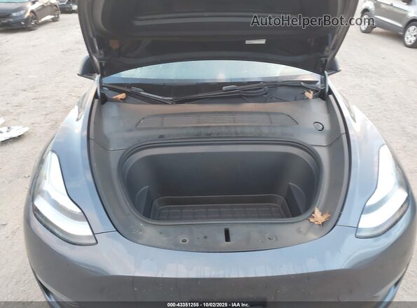 7SAYGDEE6NA011670 2022 TESLA MODEL Y Gray უკანა ხედი