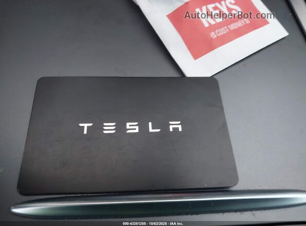 7SAYGDEE6NA011670 2022 TESLA MODEL Y Gray წინა პანელის ხედი