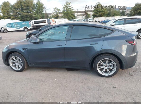 7SAYGDEE6NA011670 2022 TESLA MODEL Y Gray სალონის 360-გრადუსიანი ხედი