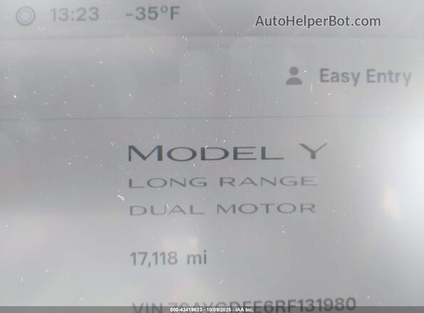 7SAYGDEE6RF131980 2024 TESLA MODEL Y Синий Панорамный вид салона 360°