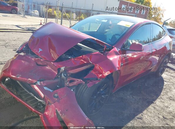 7SAYGDEE6SA347587 2025 TESLA MODEL Y Red Vista tres cuartos delantera izquierda
