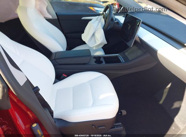 7SAYGDEE6SA347587 2025 TESLA MODEL Y Red Vista interior delantera