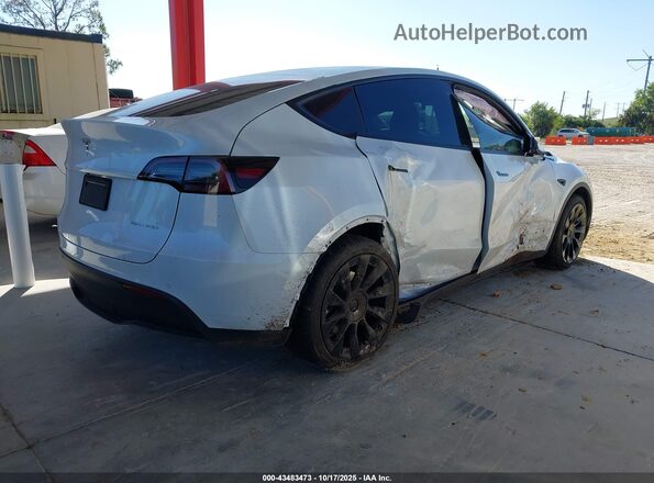 7SAYGDEE8NA021164 2022 TESLA MODEL Y White Հետևի աջ
