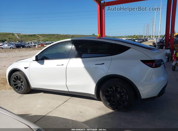 7SAYGDEE8NA021164 2022 TESLA MODEL Y White Սալոնի հետևի տեսք