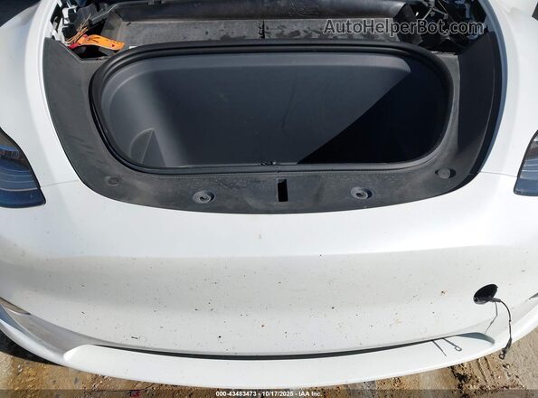 7SAYGDEE8NA021164 2022 TESLA MODEL Y White Հետևի տեսք