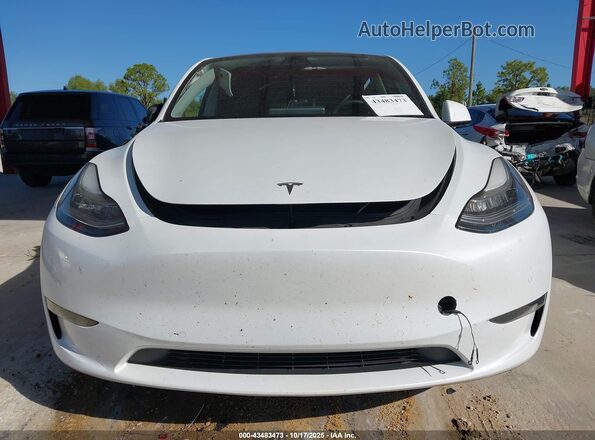 7SAYGDEE8NA021164 2022 TESLA MODEL Y White Առջևի վահանակի տեսք