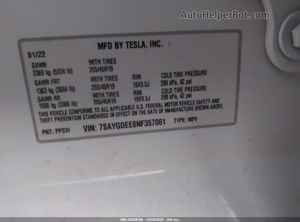 7SAYGDEE8NF357061 2022 TESLA MODEL Y White ძრავის განყოფილების ხედი