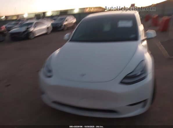 7SAYGDEE8NF357061 2022 TESLA MODEL Y White წინა ხედი