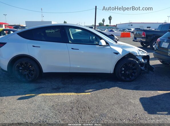 7SAYGDEE8PA145812 2023 TESLA MODEL Y White Вид задньої частини салону