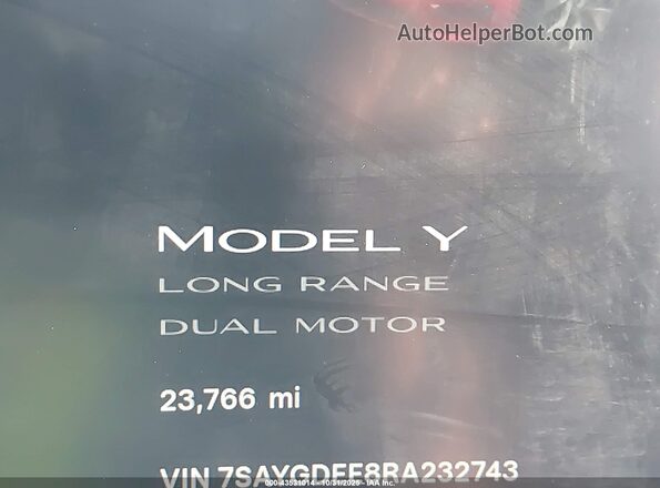 7SAYGDEE8RA232743 2024 TESLA MODEL Y Purple Vista de los asientos traseros