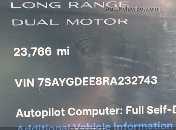 7SAYGDEE8RA232743 2024 TESLA MODEL Y Purple Vista del compartimento del motor
